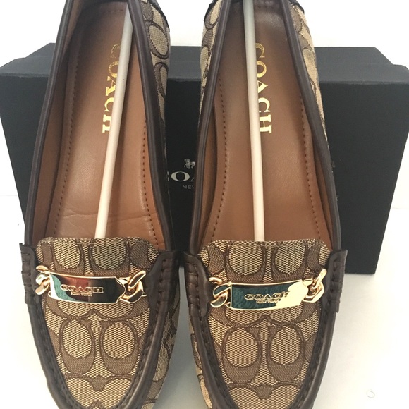 COACH Women's Sig C Jacqrd Size 8M Khaki-chestnut. - Picture 5 of 8